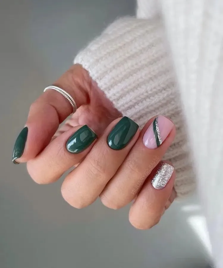 green nail art ideas for short nails in autumn 2023 nail trends
