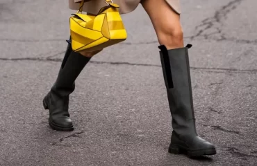 how can you combine rubber boots to create versatile fall outfits 2023