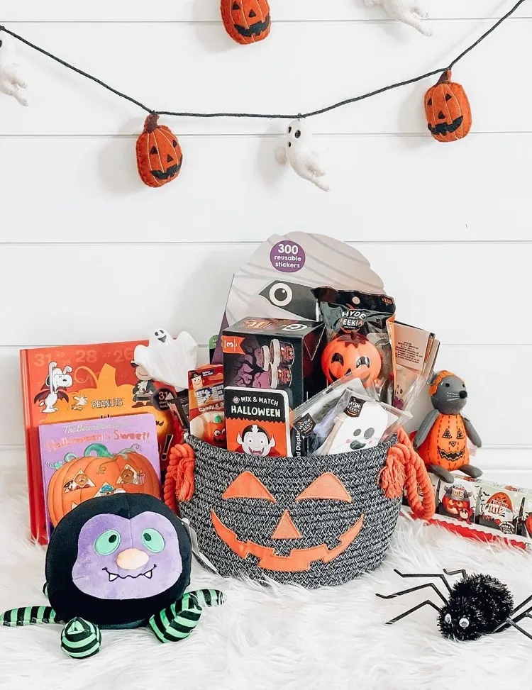 how to decorate a boo basket for halloween 2023
