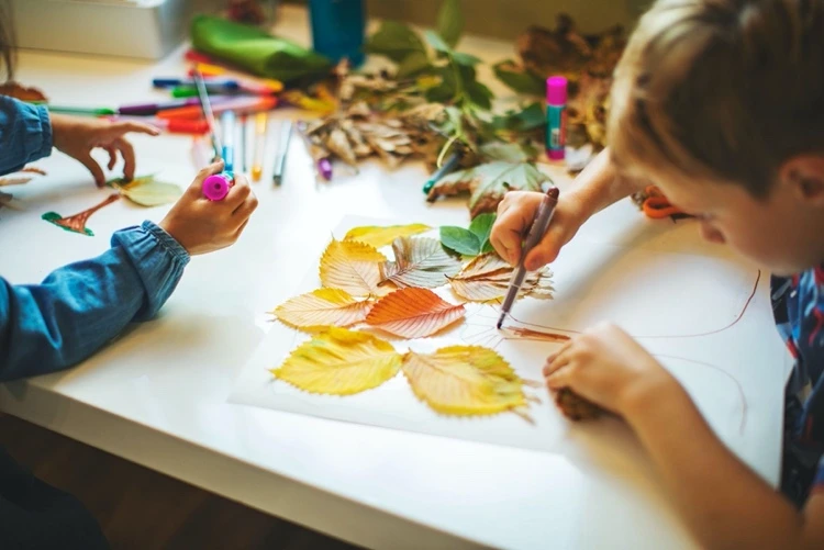 how to make fall tree drawing with dry leaves