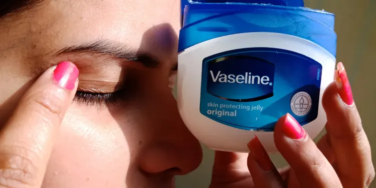 how to make your lashes look longer naturally with vaseline