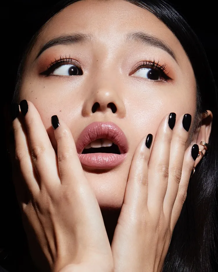 how to match lipstick nail polish classic black manicure nude pink lips