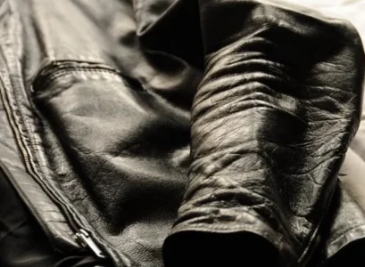 how to remove wrinkles from leather jacket easy methods