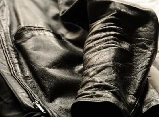 how to remove wrinkles from leather jacket easy methods