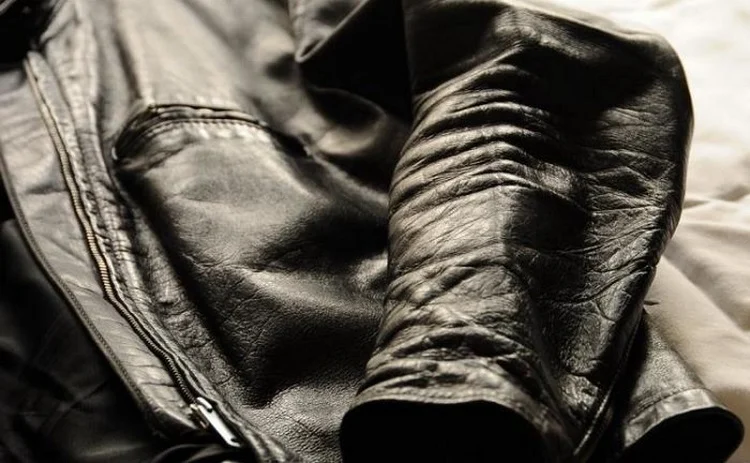 how to remove wrinkles from leather jacket easy methods