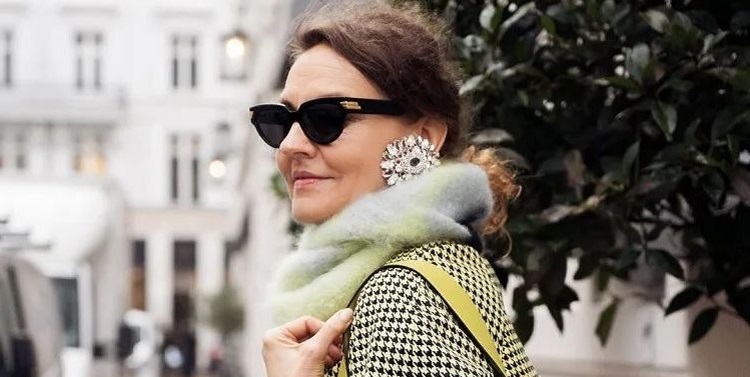 how to wear a scarf over 60 without looking like a grandma fashion tips advice