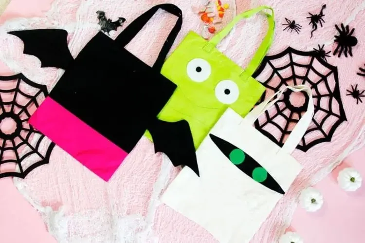 make funny halloween bags out of fabric and felt in bright colors
