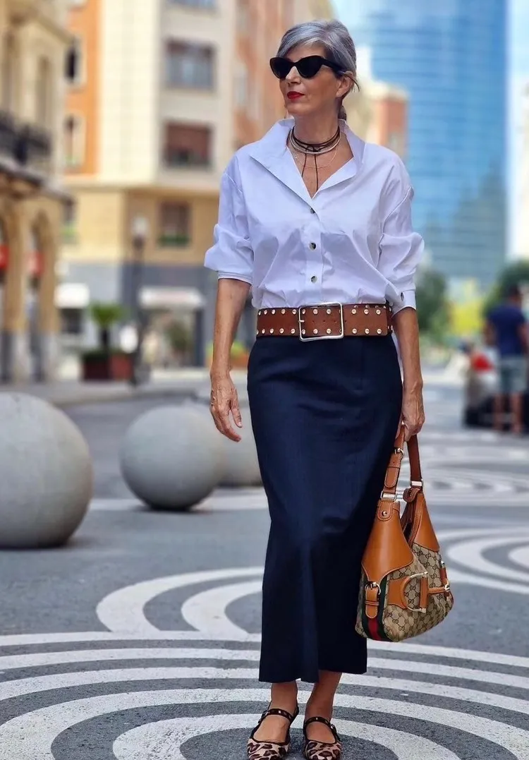 maxi pencil skirt with a belt fall fashion trends 2023 outfits for women over 50