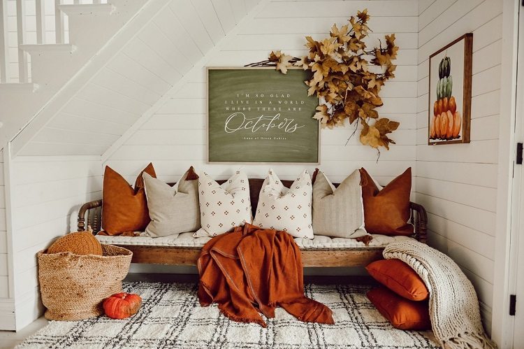 organic pillows blankets rustic interior fall farmhouse interior decor 2023