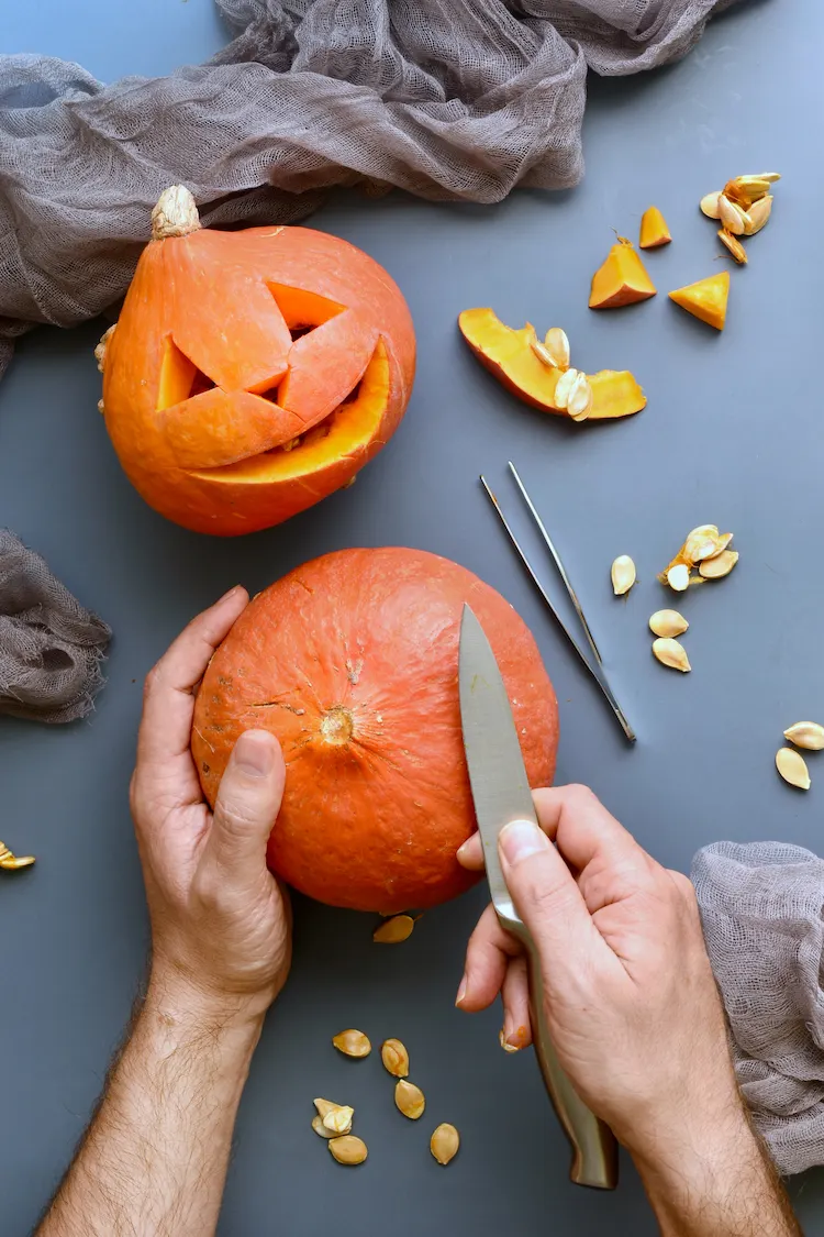 proper halloween pumpkin carving method
