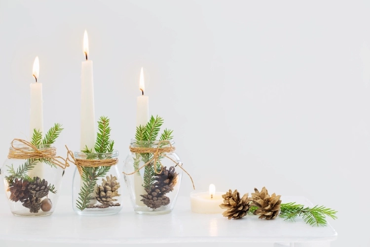 advent wreath with glass items and natural materials
