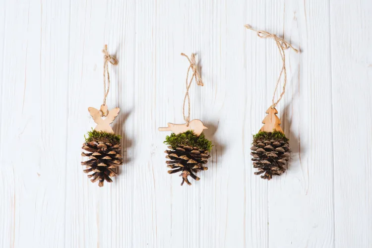 christmas tree ornaments with pine cones