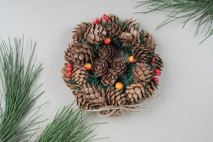 christmas wreath with pinecones