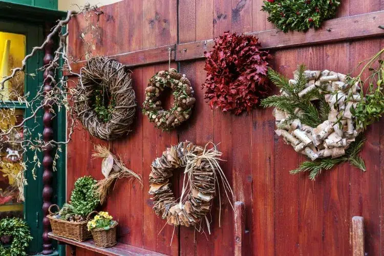 diy door wreath with recycled materials leaves wood wine cork