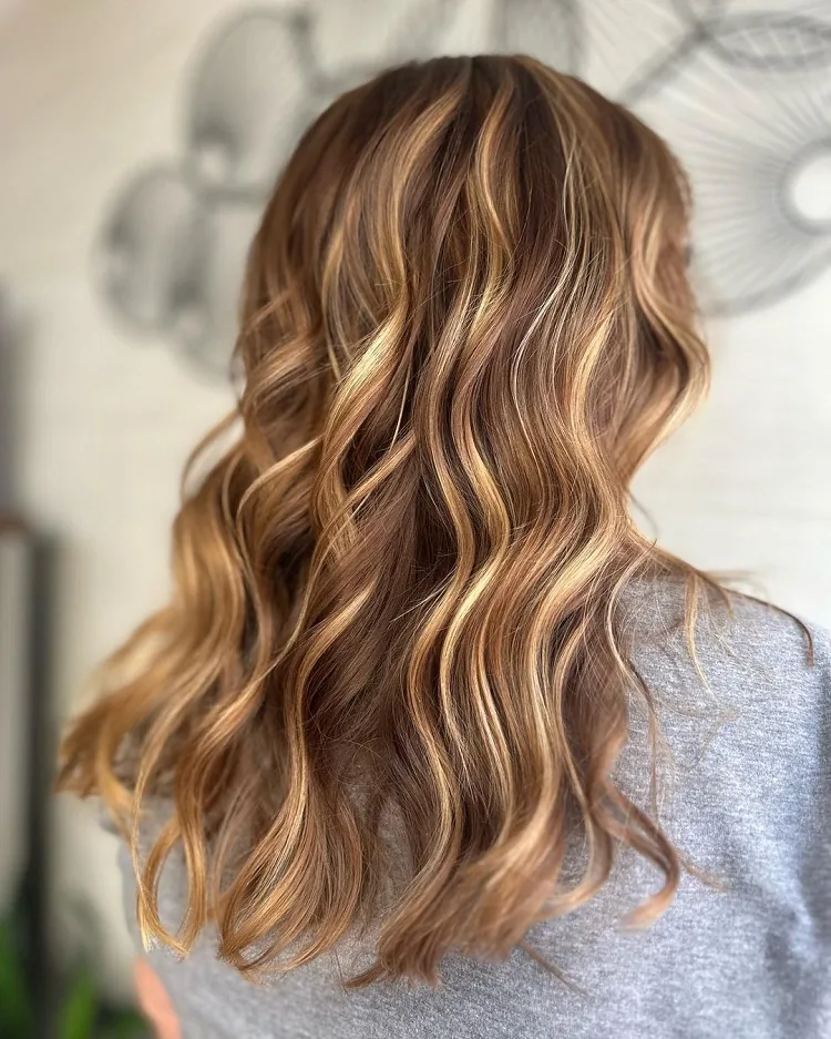 golden highlights on brown hair