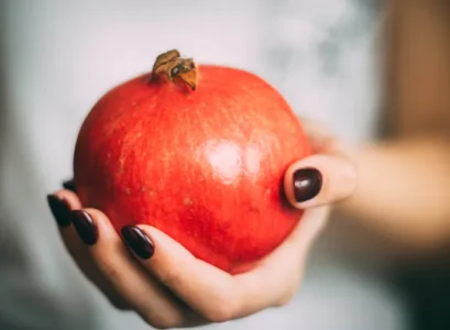 how do you know when pomegranates are ripe