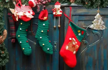how to decorate the front door for christmas