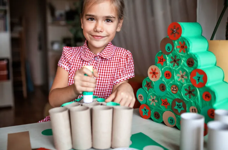 how to make advent calendar with paper roll tubes