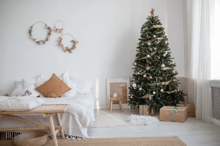 minimalist christmas decor bedroom ideas tree gifts wall wrearths