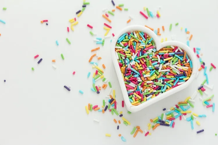 christmas cookie decorating idea with sprinkles
