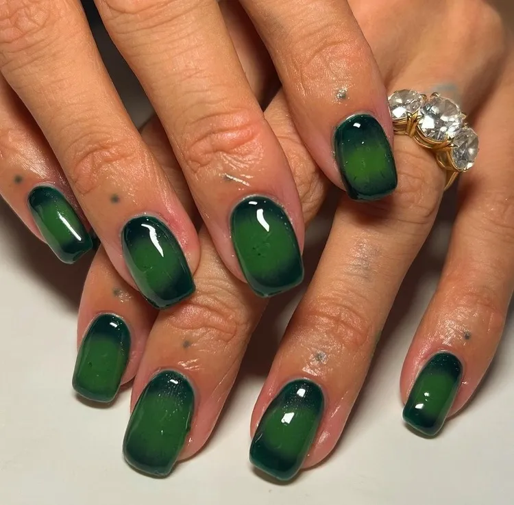 color manicure winter 2023 green aura nails