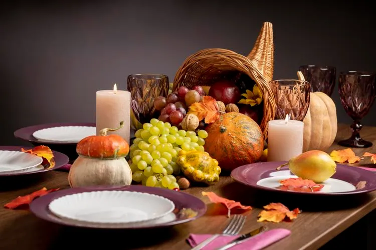 cute thanksgiving table setting ideas cornucopia composition