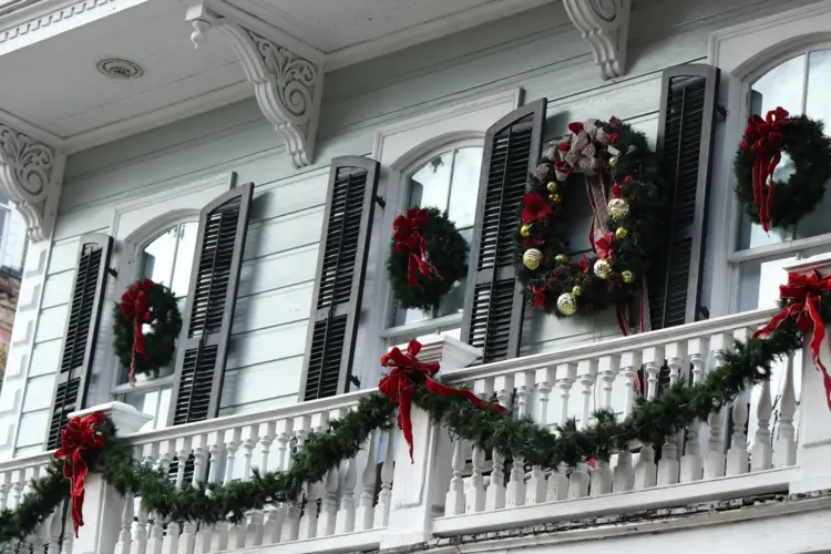decorate balcony for christmas ideas for the door and windows