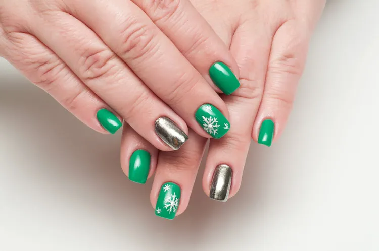 green silver metallic square christmas nails design idea 2023