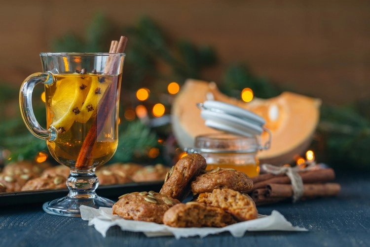 how to make white mulled wine yourself quick recipe with a piquant citrus note