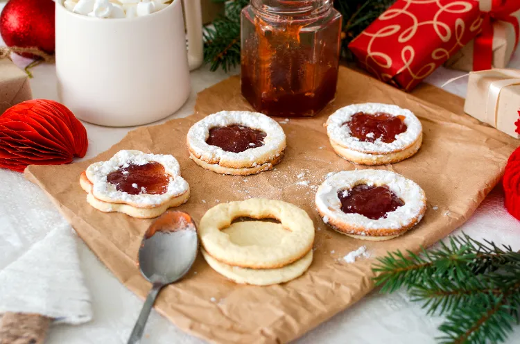 linzer cookies recipe tips and tricks grandma's christmas cookie classic