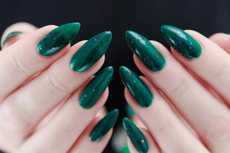 long green stiletto christmas nails