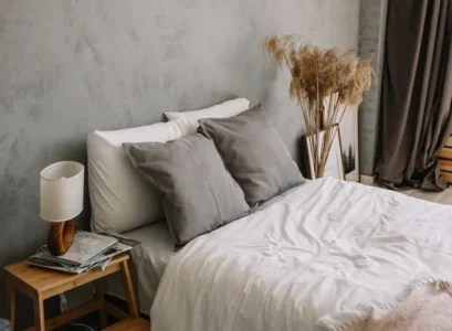making a bedroom cozy on a budget bedding in neutral colors organic materials