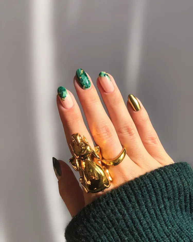 marble effect green christmas nails 2023 gold foil decorations