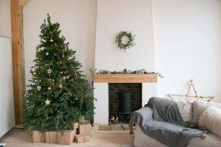 minimalist christmas tree decoration in scandinavian style