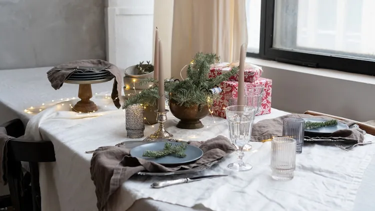 natural minimalist modern christmas table decoration idea 2023