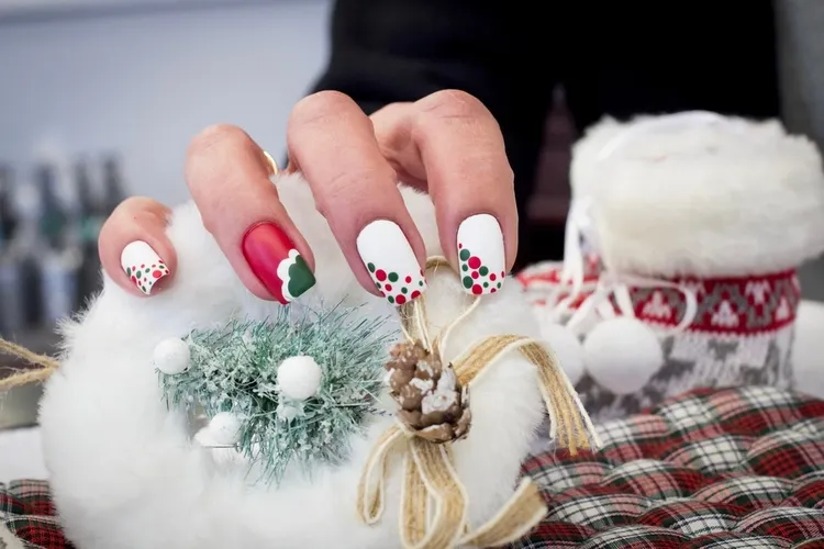 red green and white nail art christmas 2023 manicure