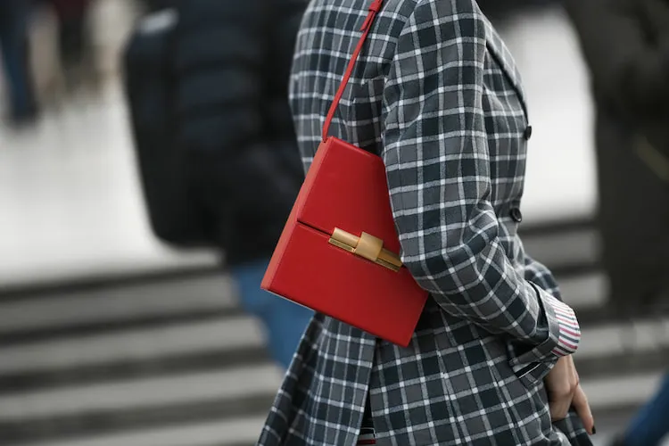 tartan blazer red shoulder bag winter fashion trends 2023
