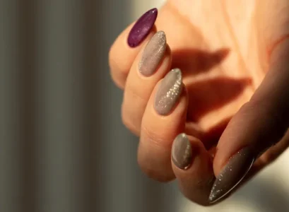 taupe burgundy velvet nails design december 2023