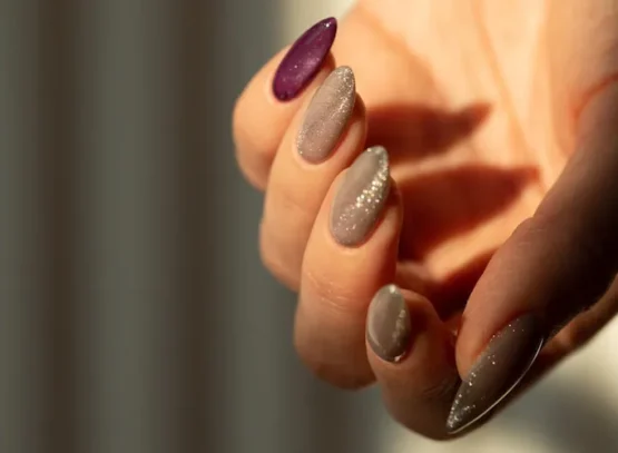 taupe burgundy velvet nails design december 2023
