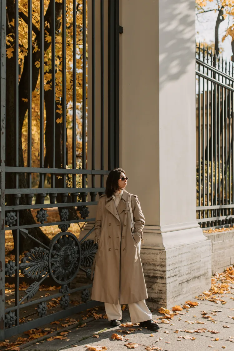 trenchcoat combine fall old money style outfit ideas