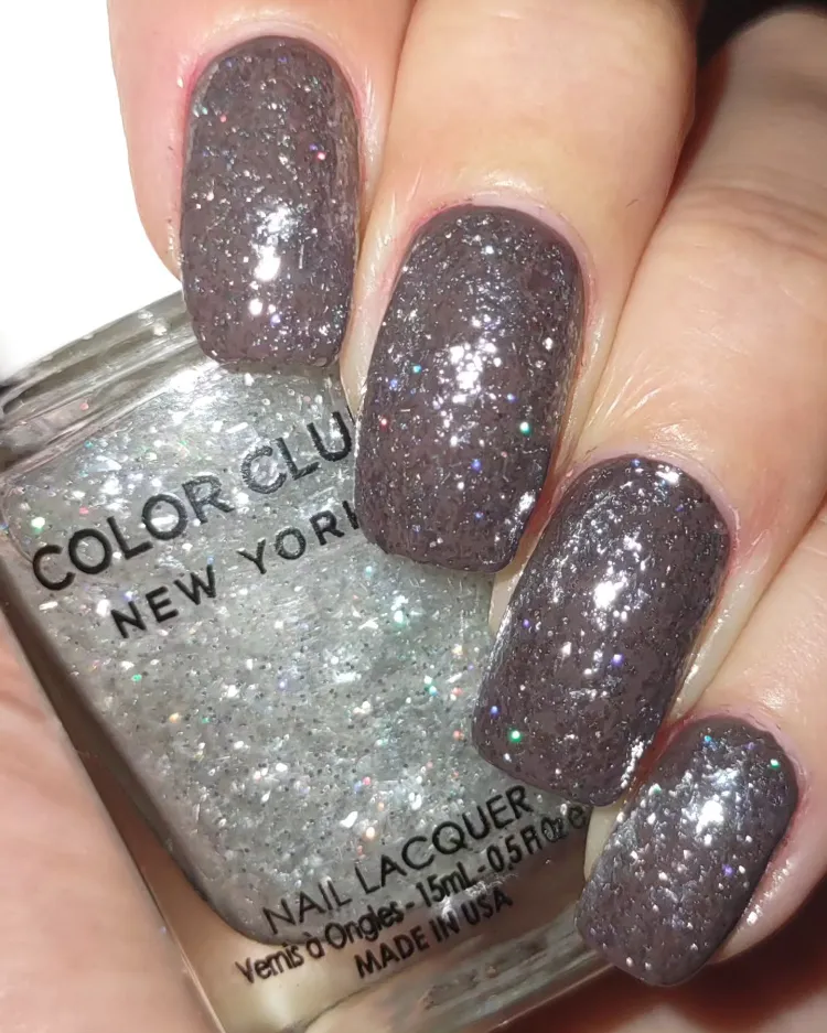 trend taupe grey glitter nail polish nail manicure winter 2023