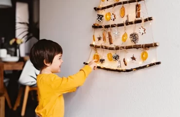 wall christmas tree for cat owners