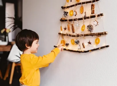 wall christmas tree for cat owners