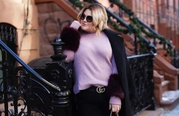 what sweater to wear when you are curvy fashion tips advice hide imperfections