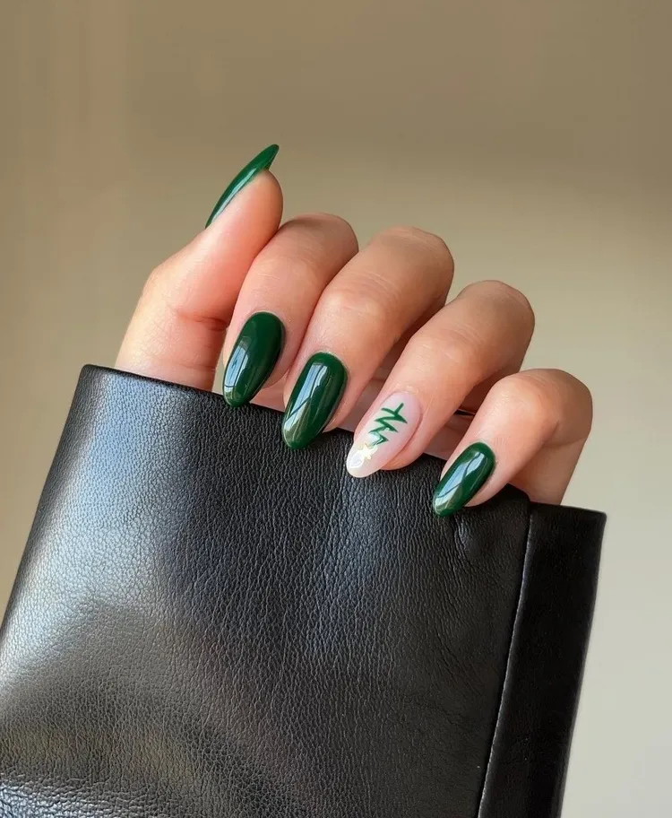 winter manicure trend 2023 nail art abstract green