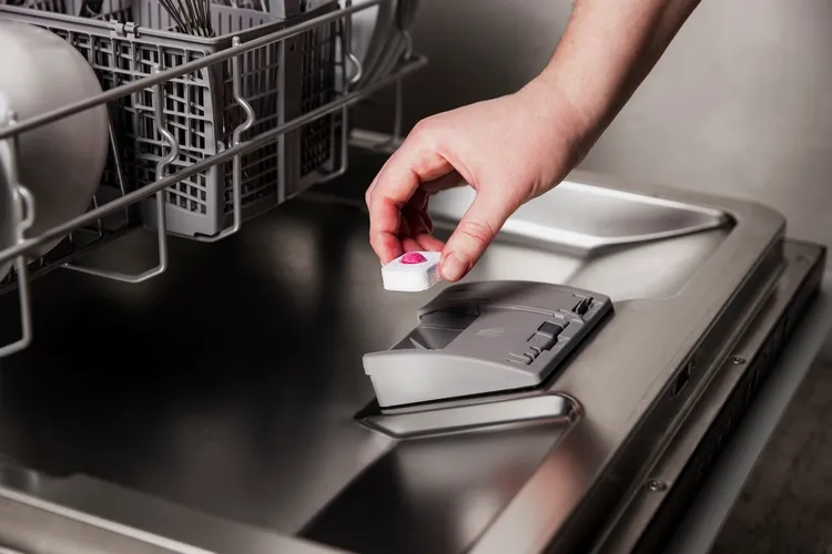 choosing the right detergent for the dishwasher