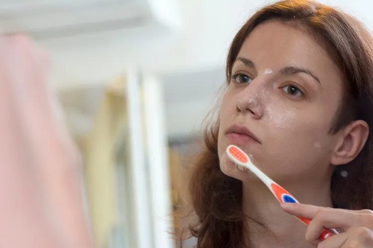 how to remove blackheads with toothpaste instructions