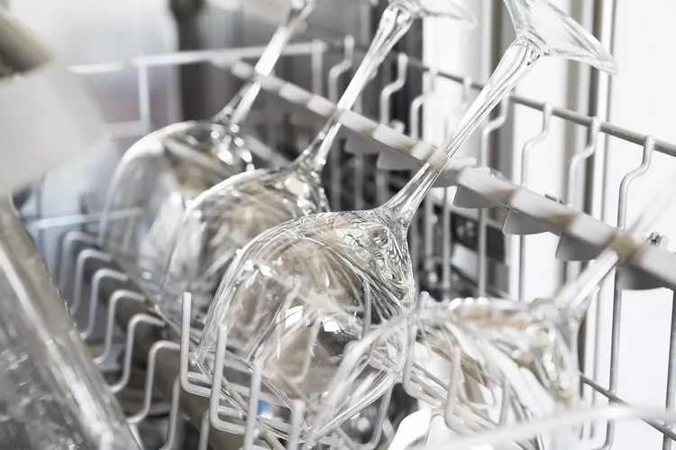 place cups and glasses in the dishwasher properly