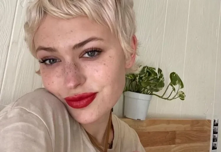trendy short haircuts 2024 for women of all ages