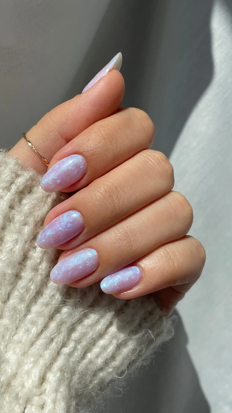 delicate pearls nails 2023
